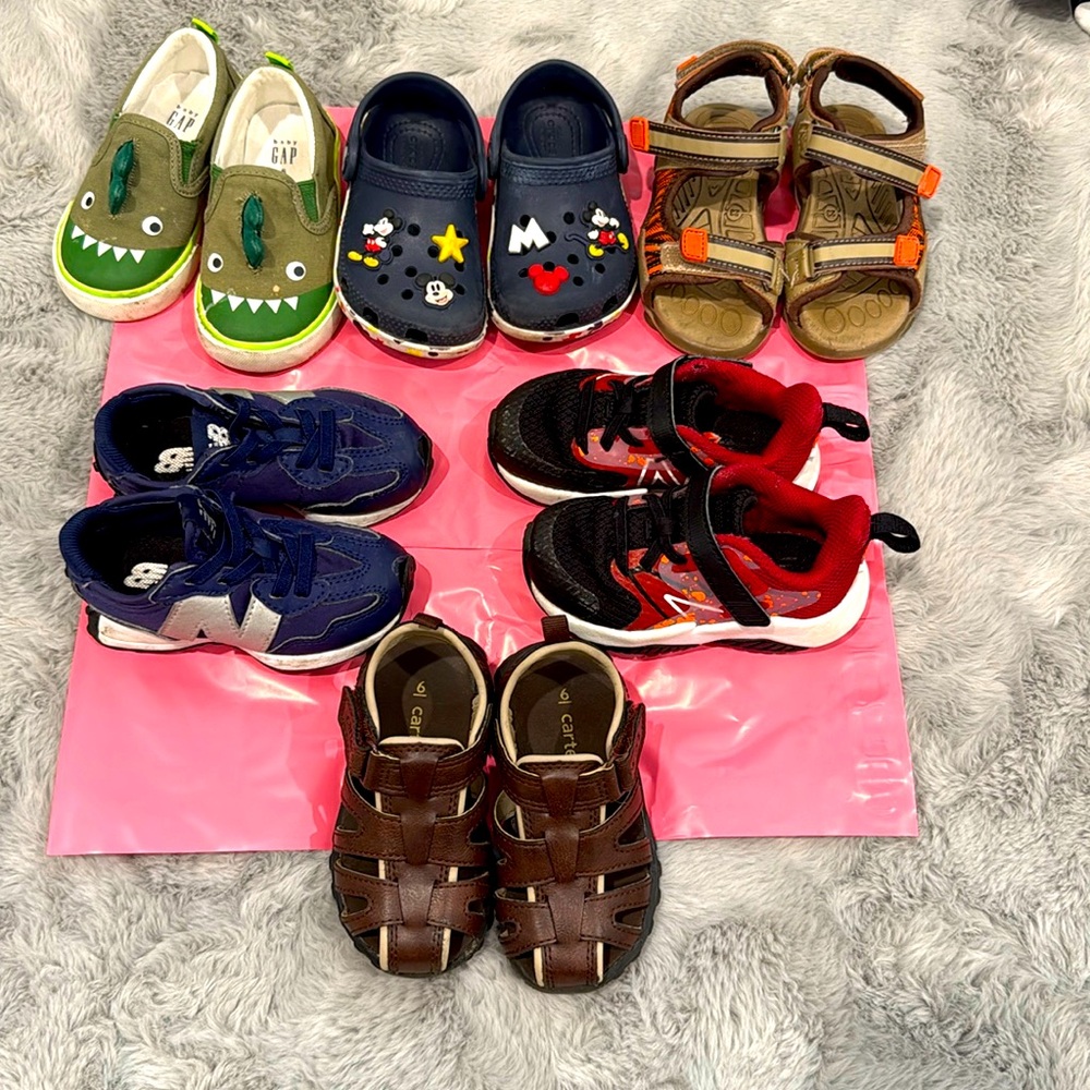 Lot of 6 pairs of toddler boy size 6 shoes